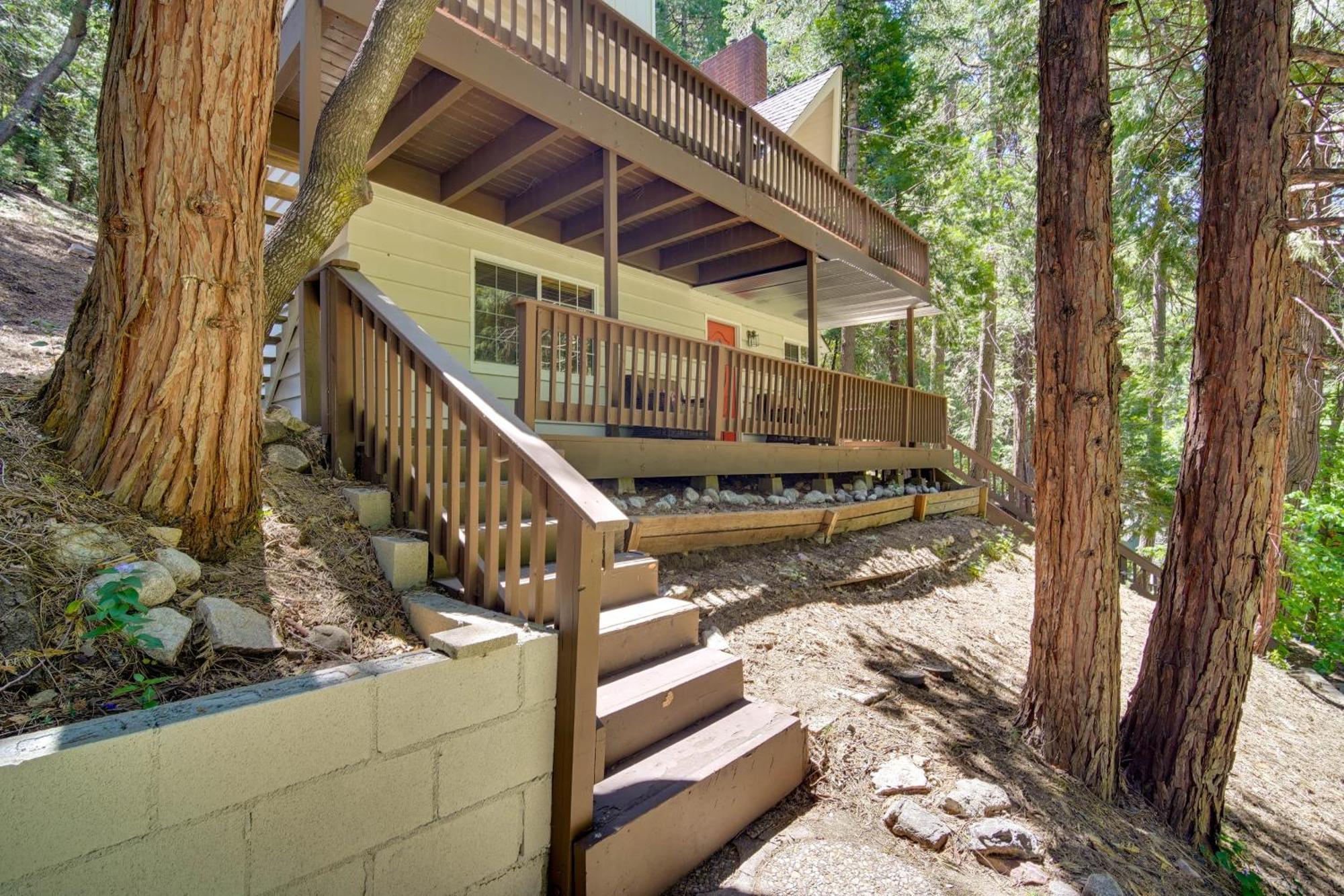 Lake Arrowhead Cabin With Decks Less Than 2 Mi To Village! Exterior photo